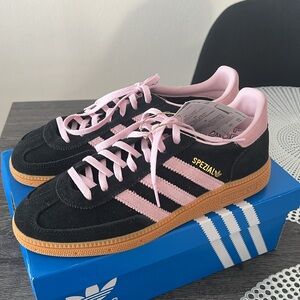 Adidas Originals Handball Spezial Sneakers-Women’s 7-Black/Pink/Gum-New In Box